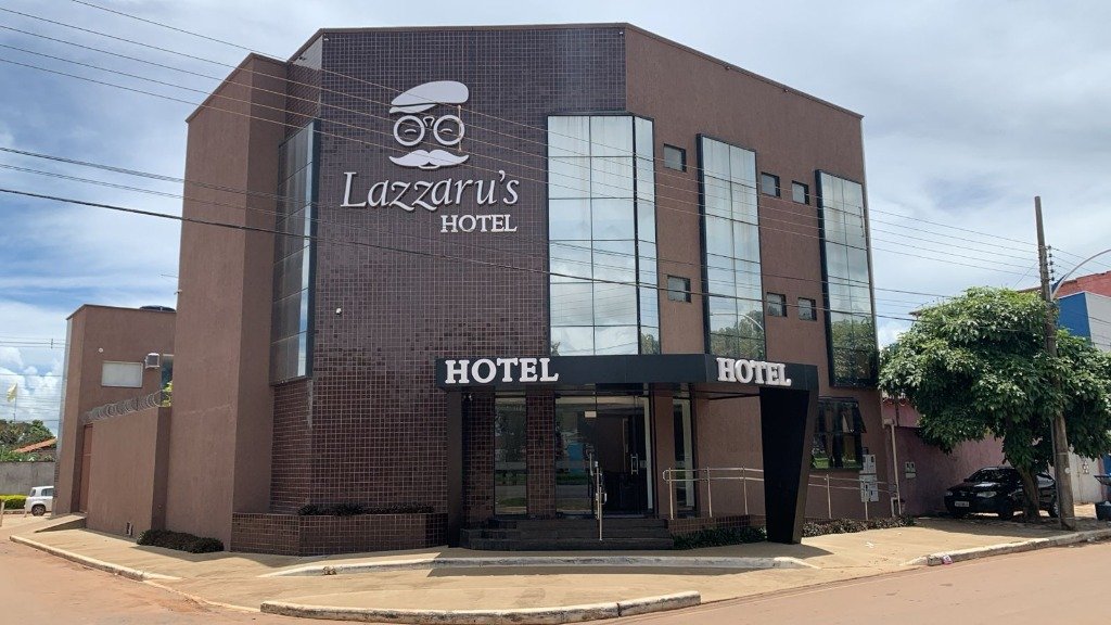 Fachada Lazzaru's Hotel